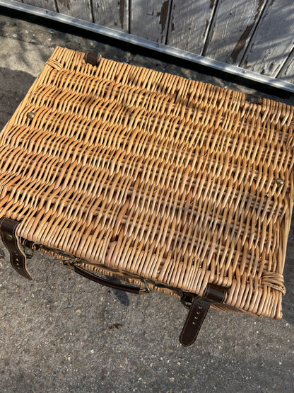 WICKER BASKET