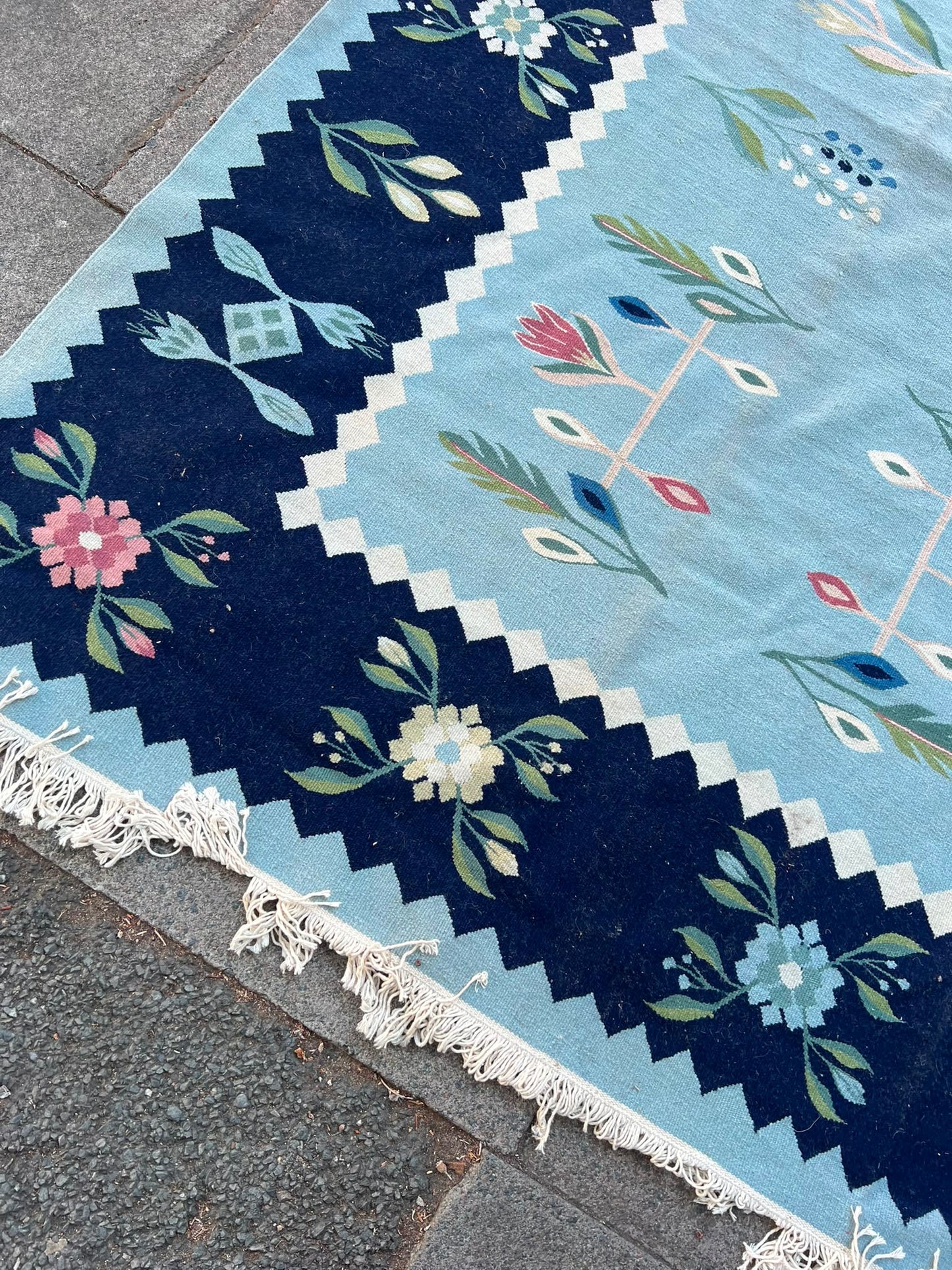 FLORAL RUG