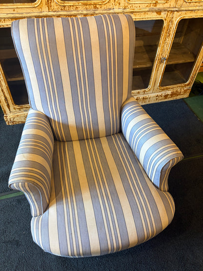 ARM CHAIR