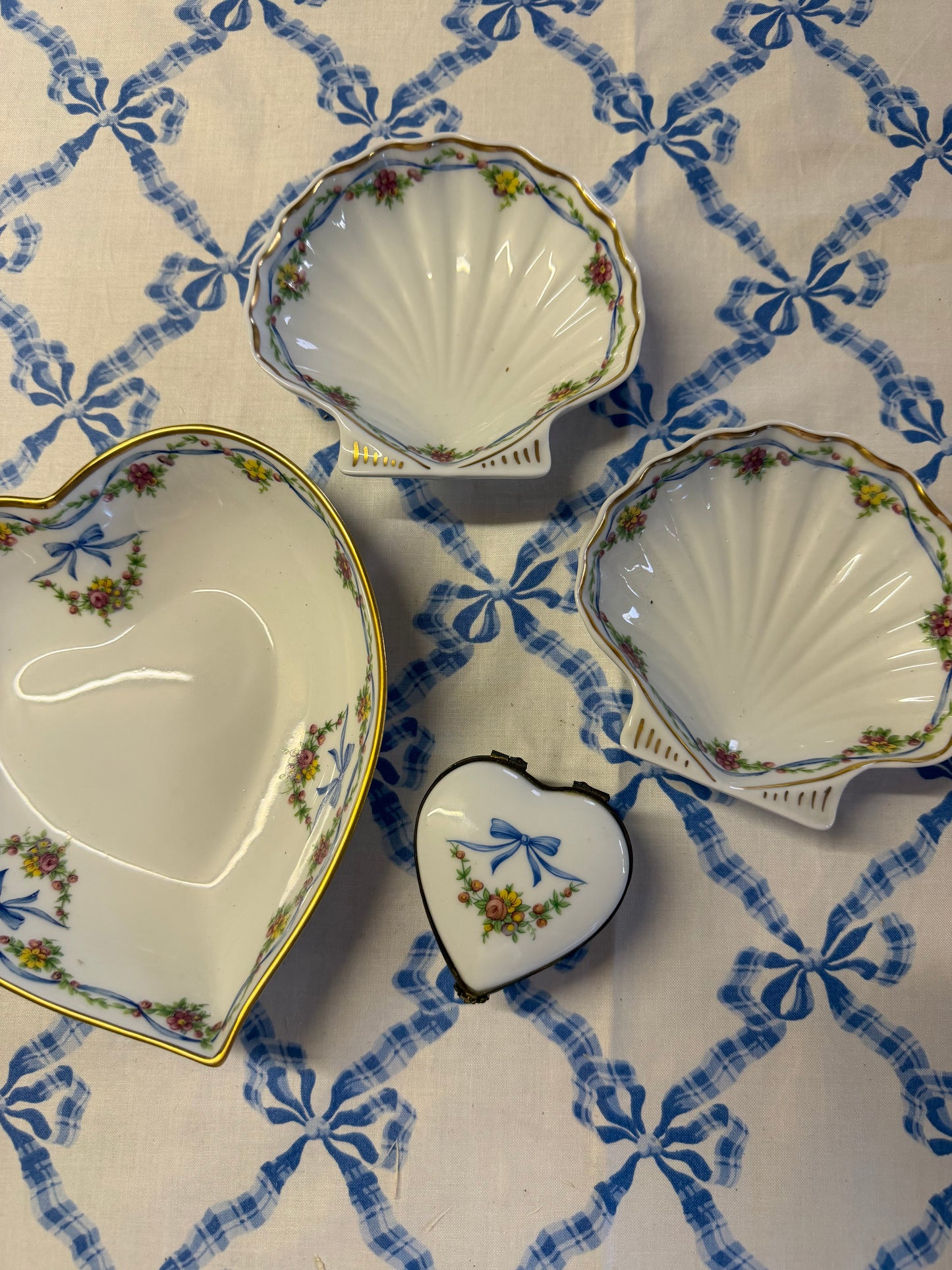 LIMOGES TABLE SET