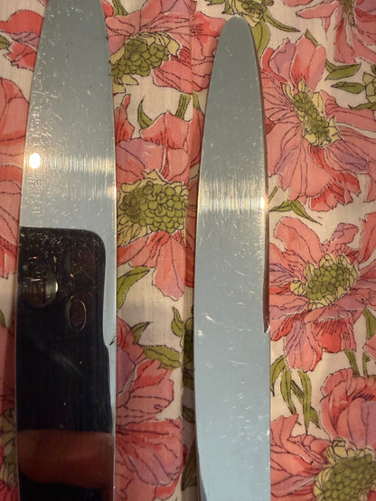 DINNER KNIVES