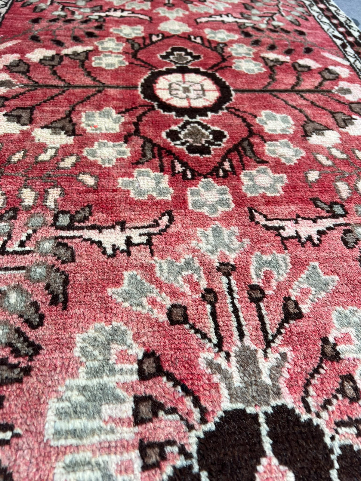 CARPET RUNNER