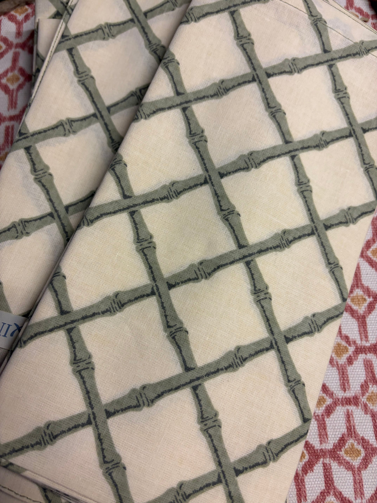 TABLECLOTH & NAPKINS