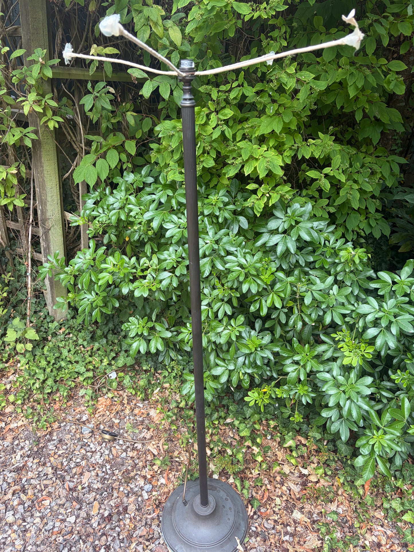 STANDING LAMP