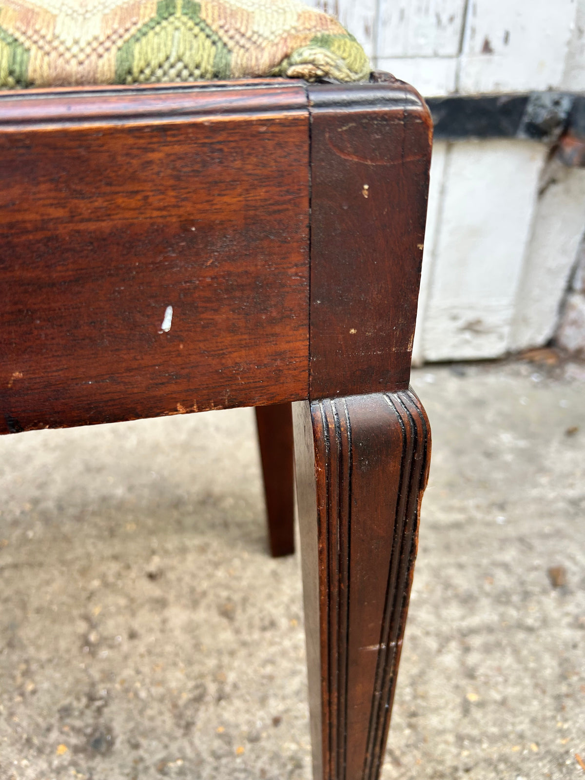 PIANO STOOL