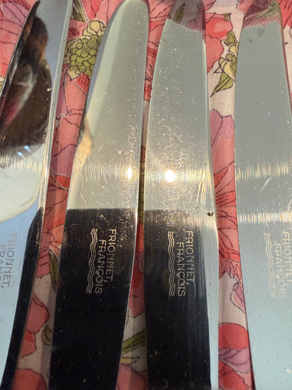 KNIVES