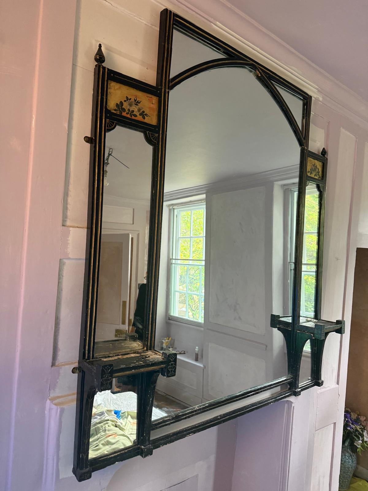 DECORATIVE MIRROR