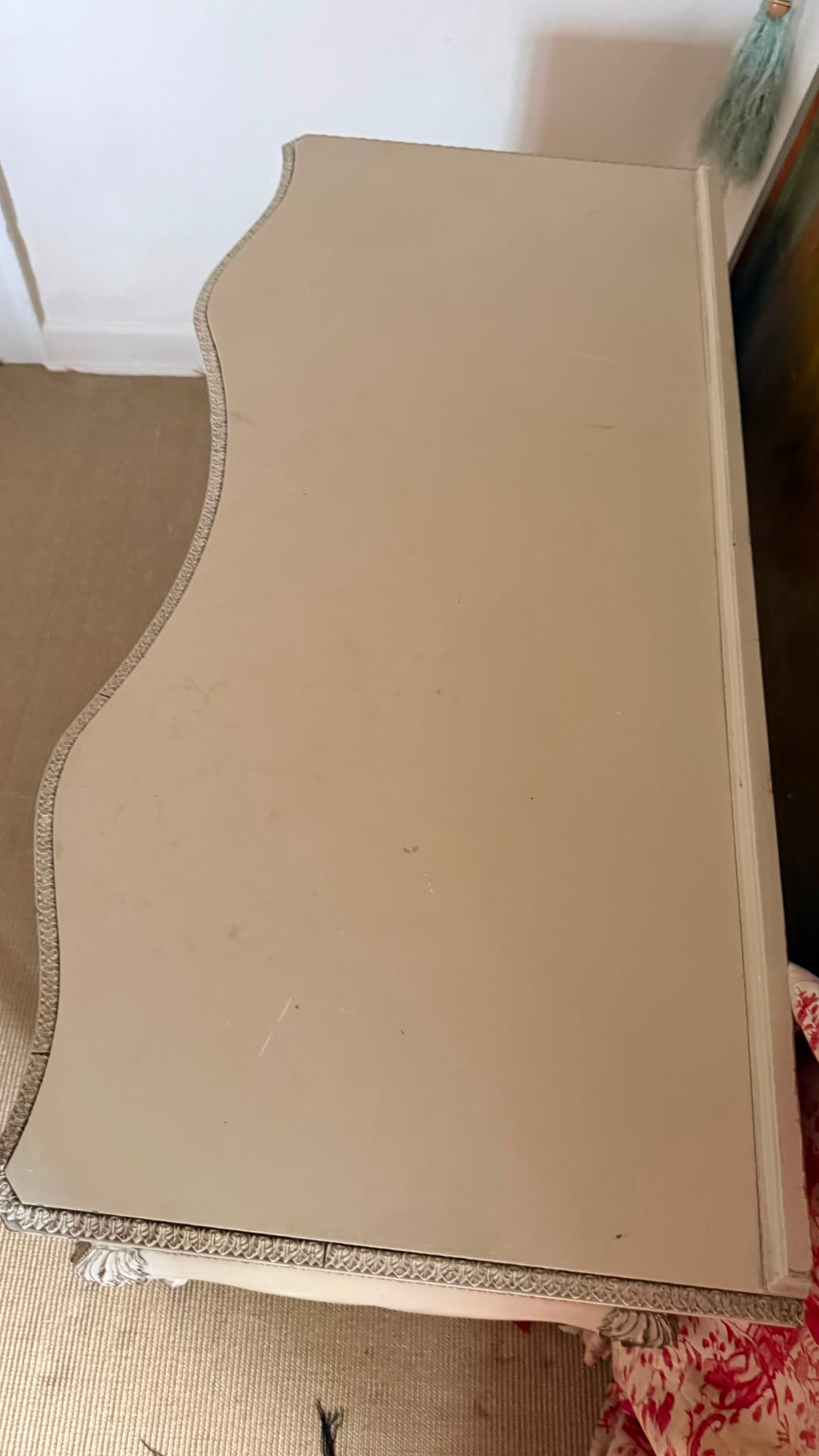 DRESSER