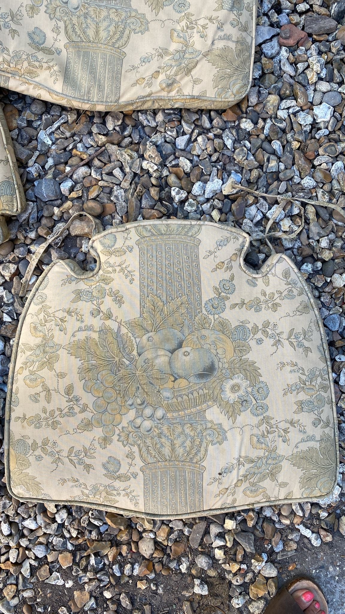 SEAT PADS