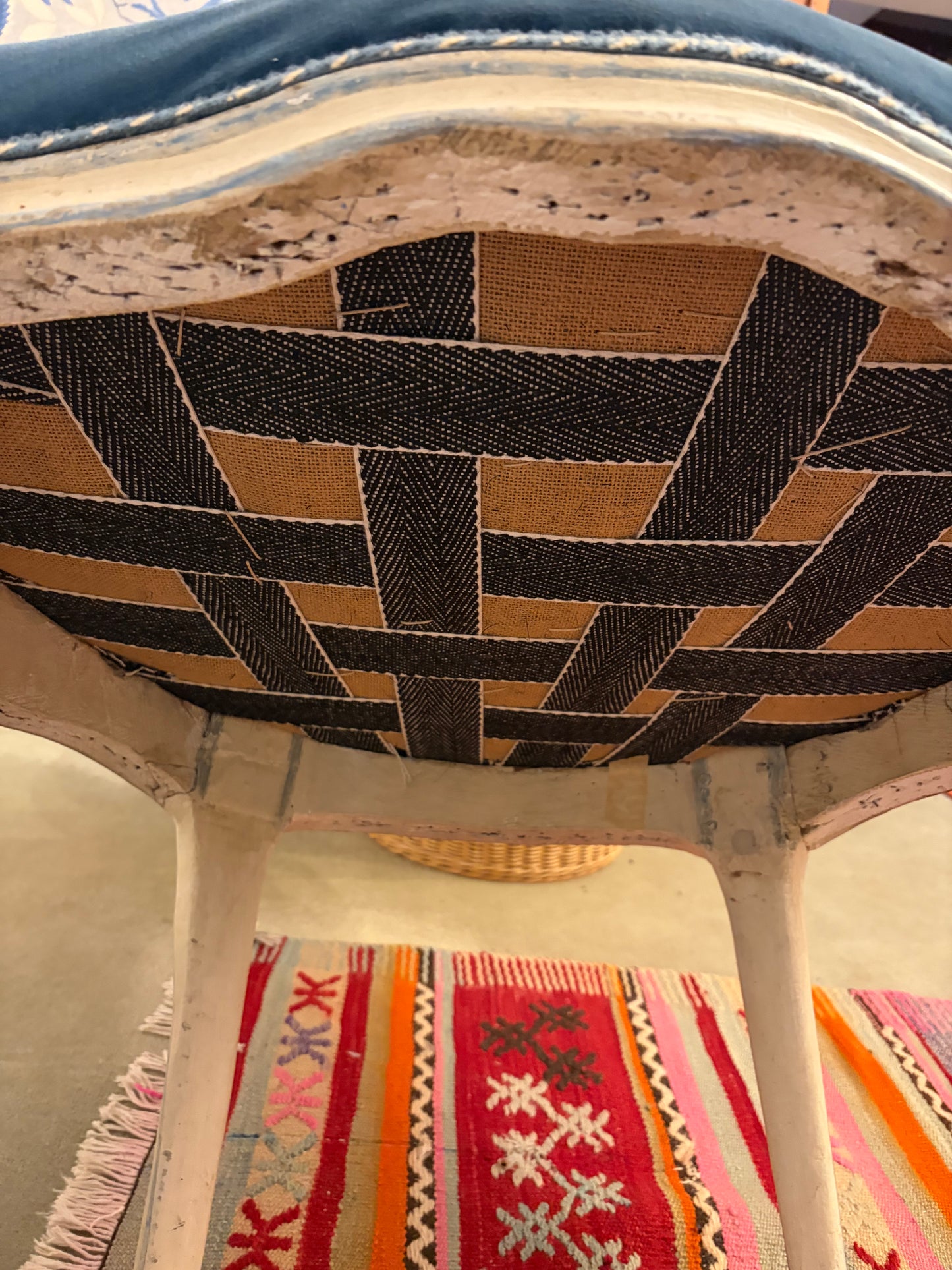VELVET CHAIR