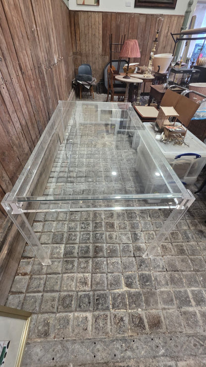 GLASS TABLE