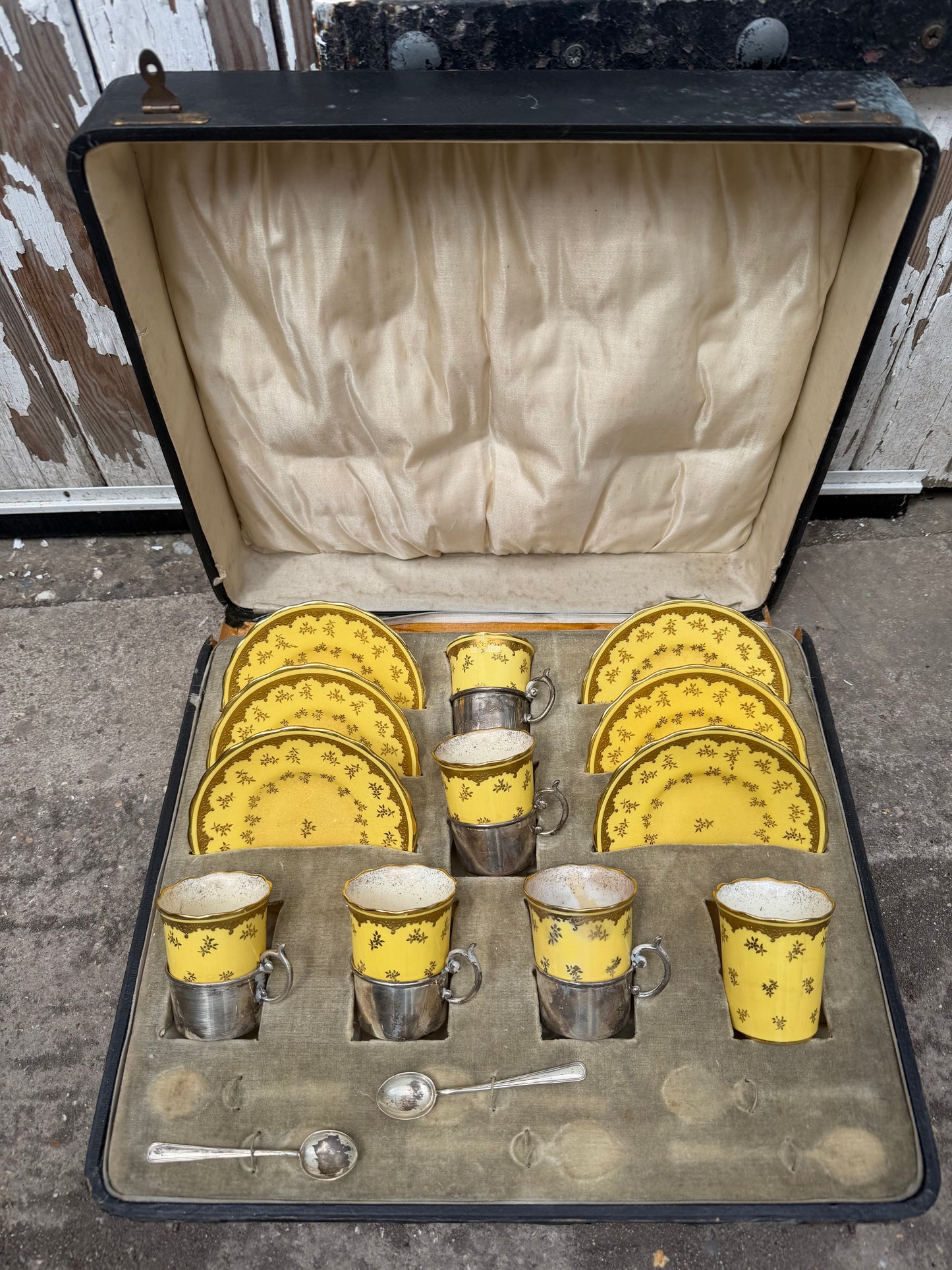 COFFEE SET IN CASE