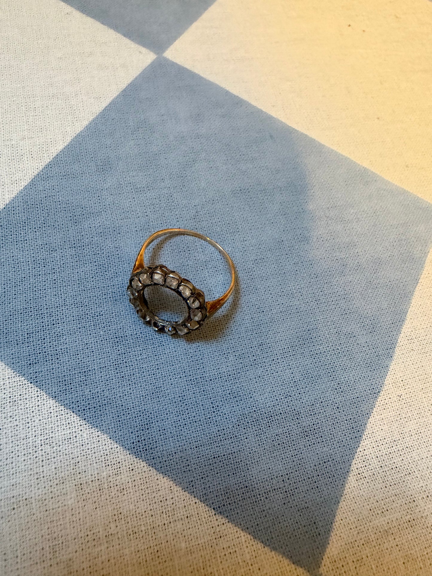 ANTIQUE DIAMOND RING