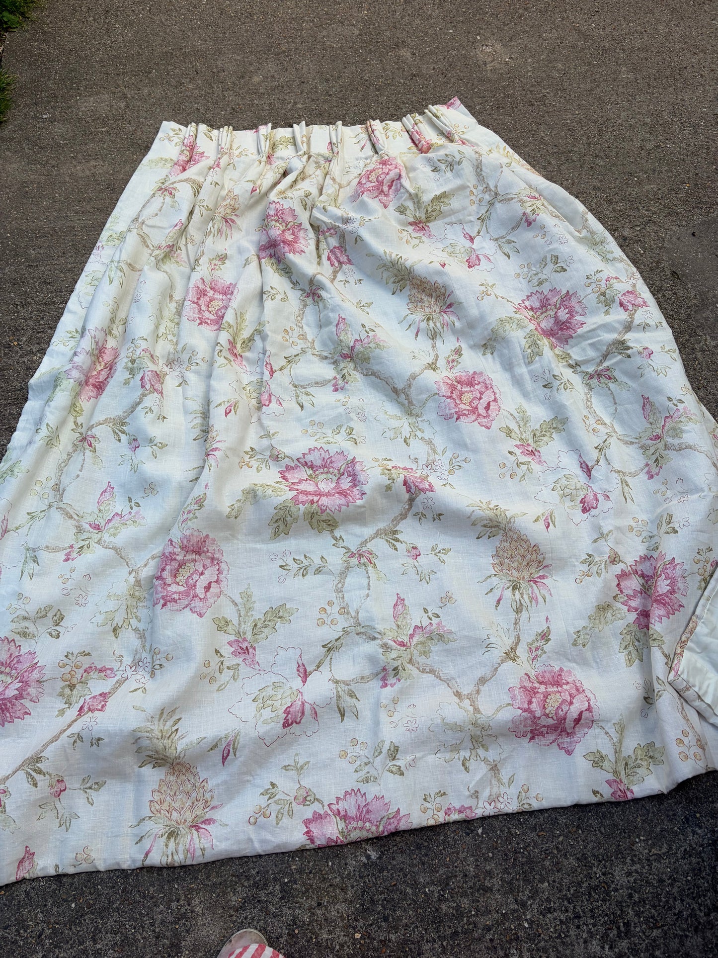 LINEN CURTAINS