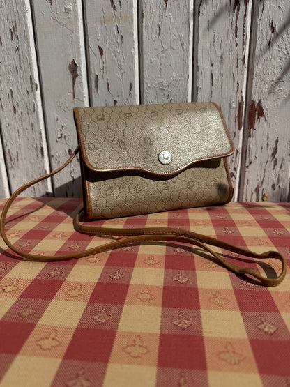 CHRISTIAN DIOR