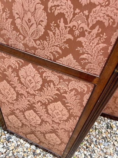 ANTIQUE SCREEN