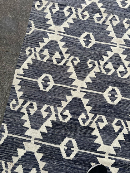 NAVY RUG
