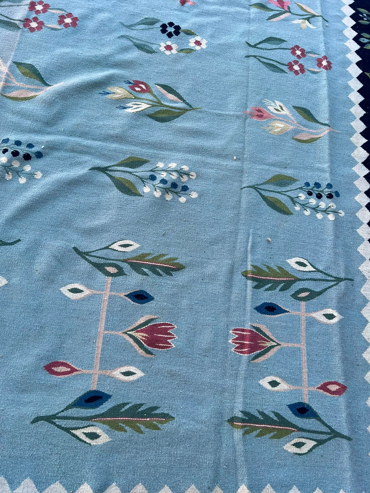 FLORAL RUG
