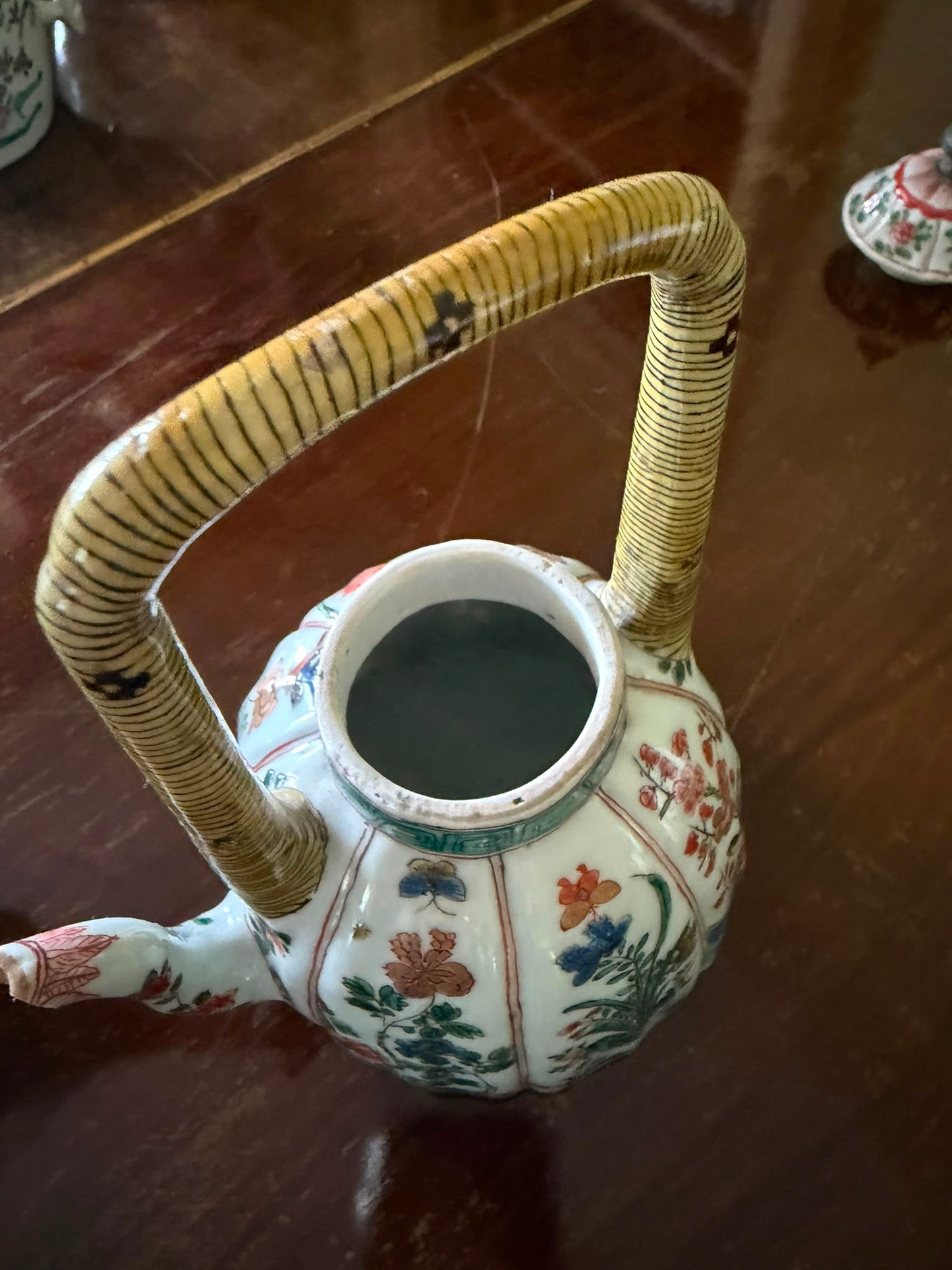 10 COLLECTABLE PIECES