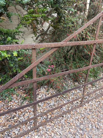 VICTORIAN GATE