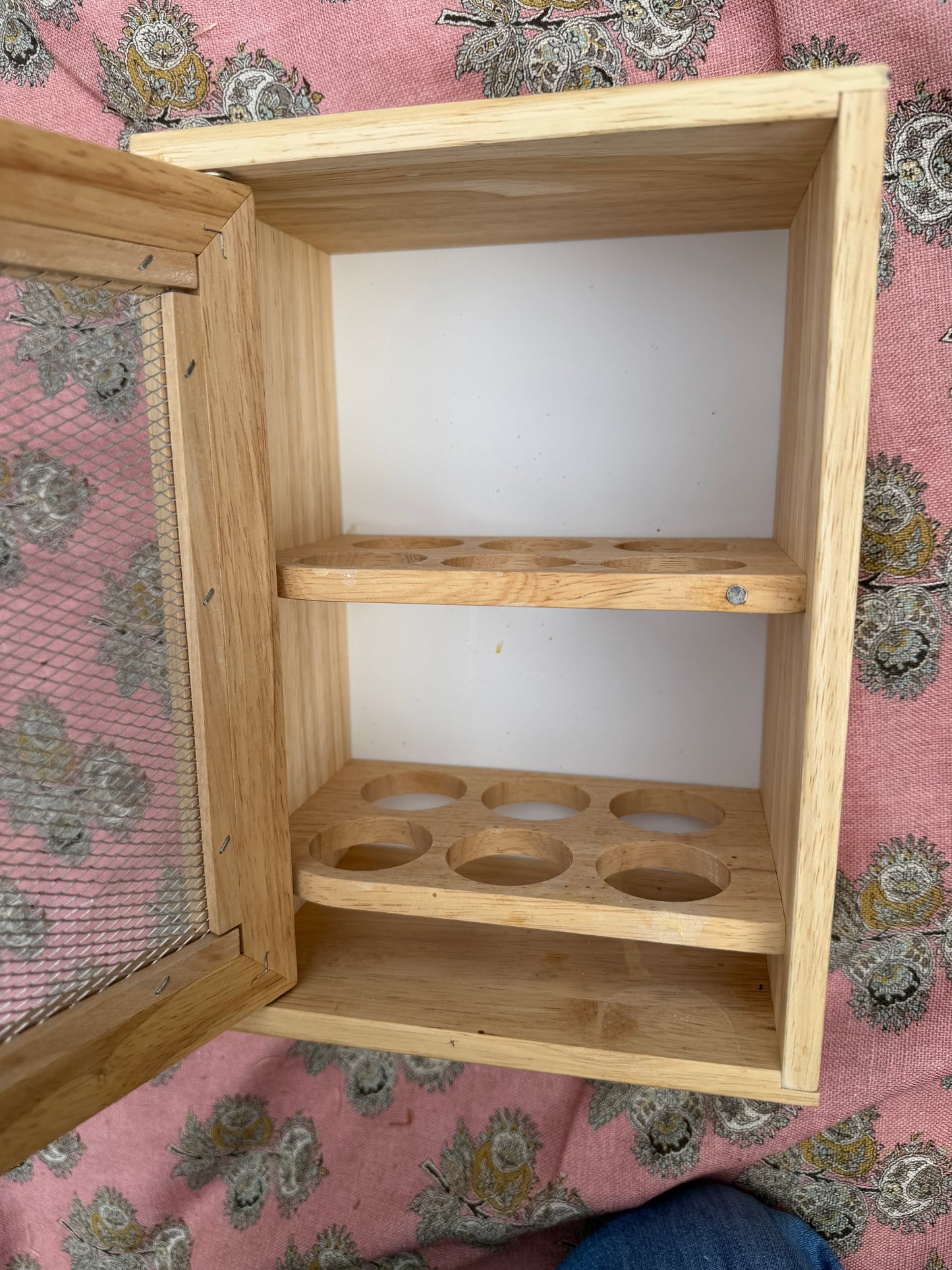 EGG HOUSE