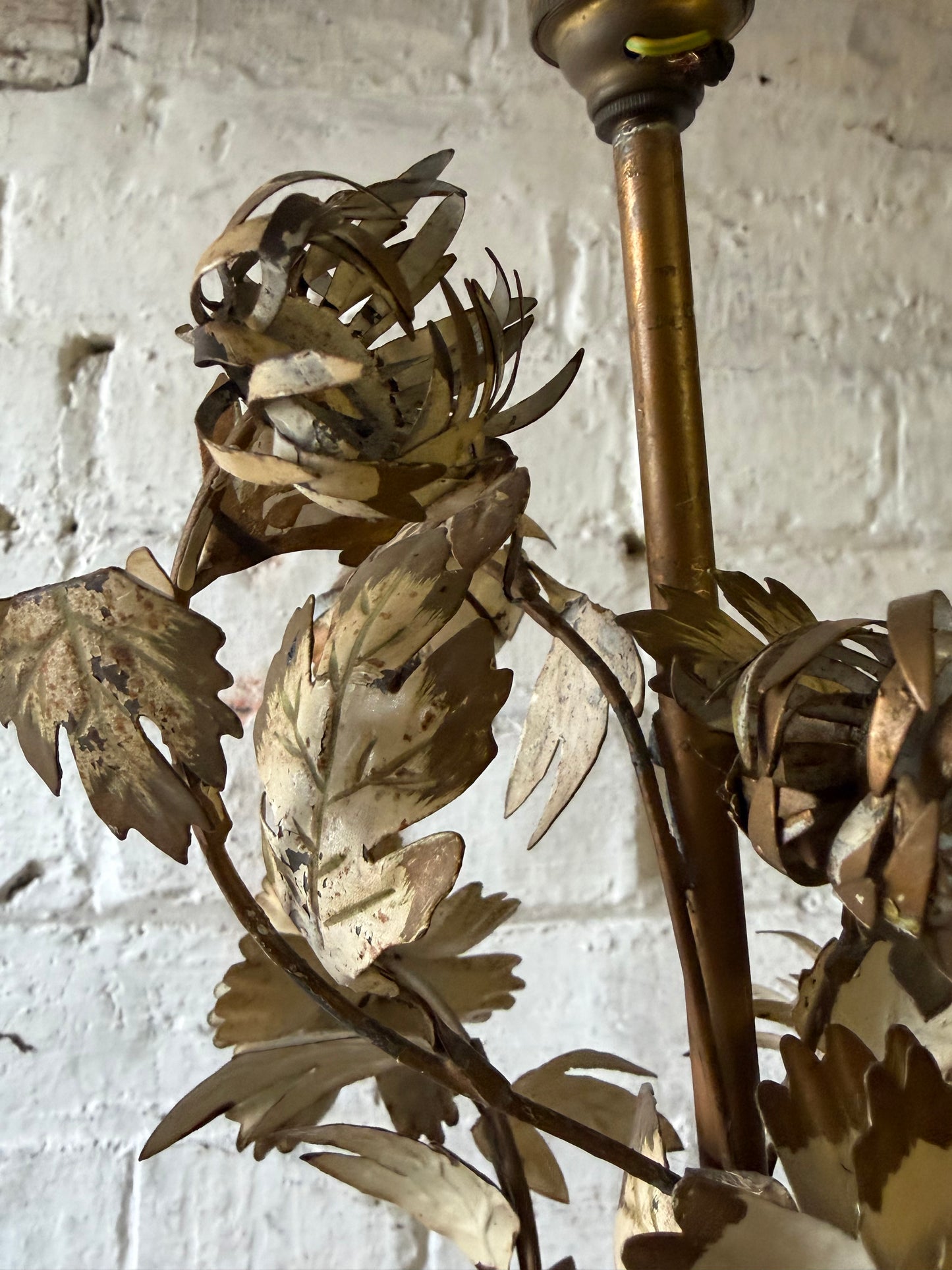 METAL DECORATIVE LAMP