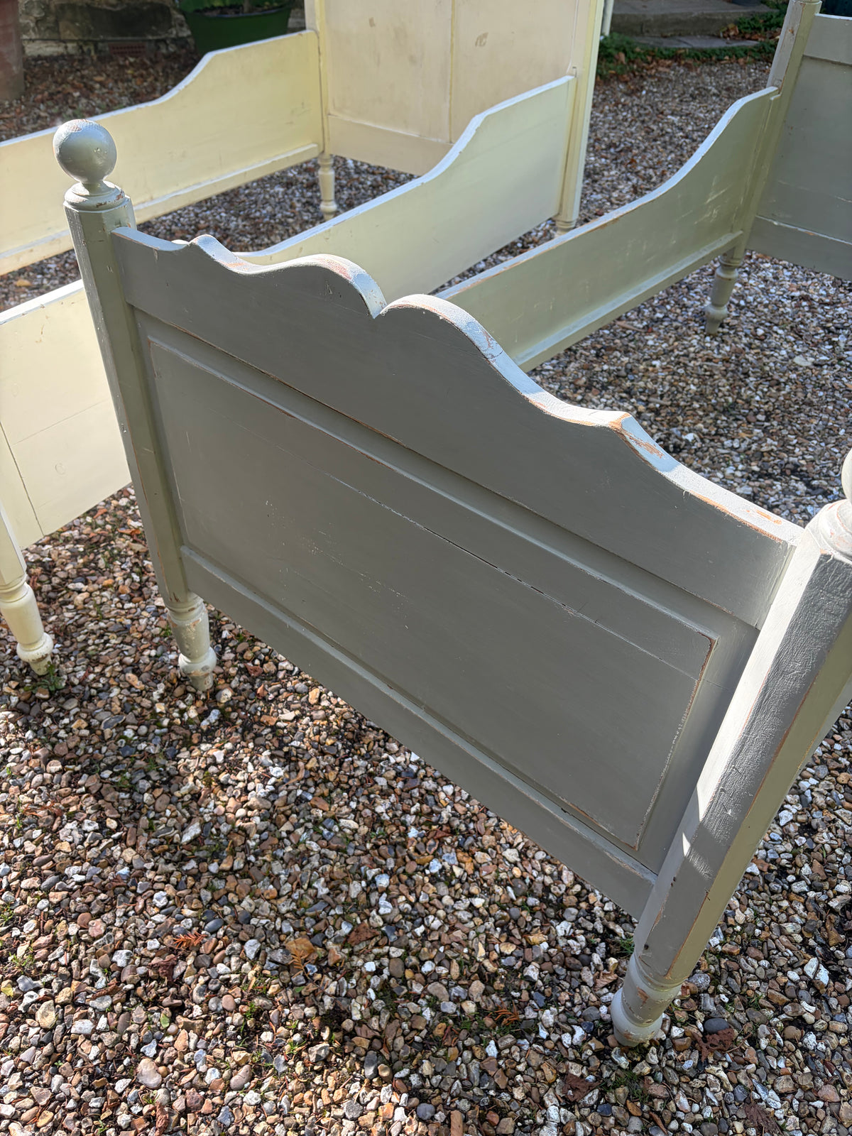 SINGLE SLEIGH BEDS