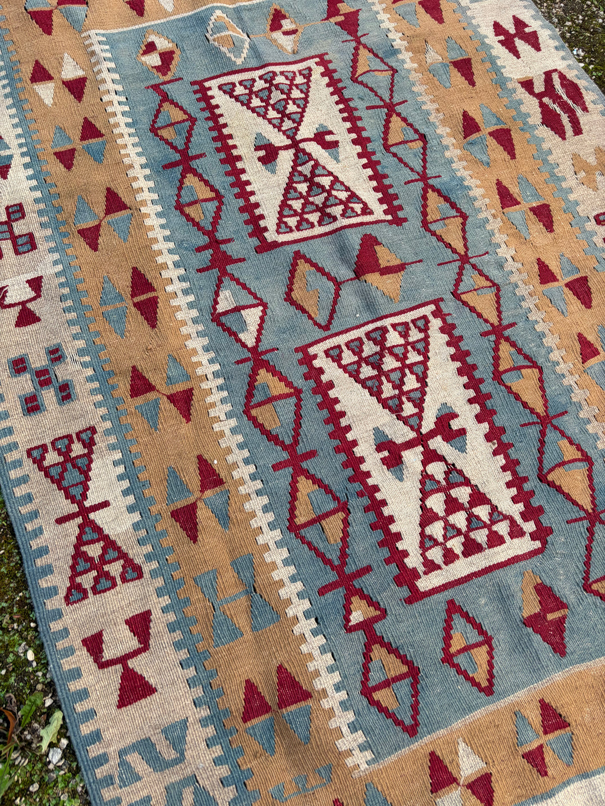 KILIM RUG