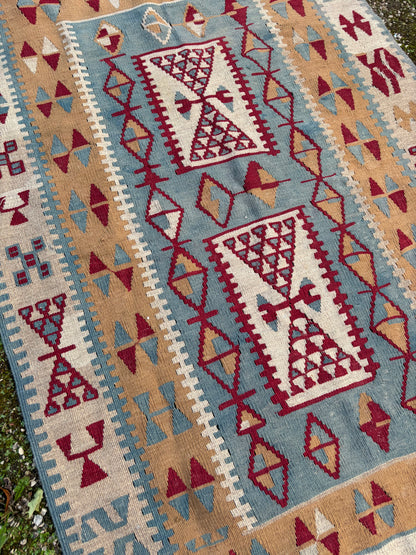 KILIM RUG