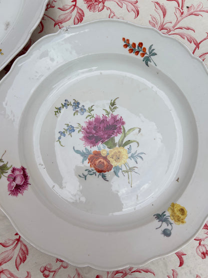 PAIR OF PLATES