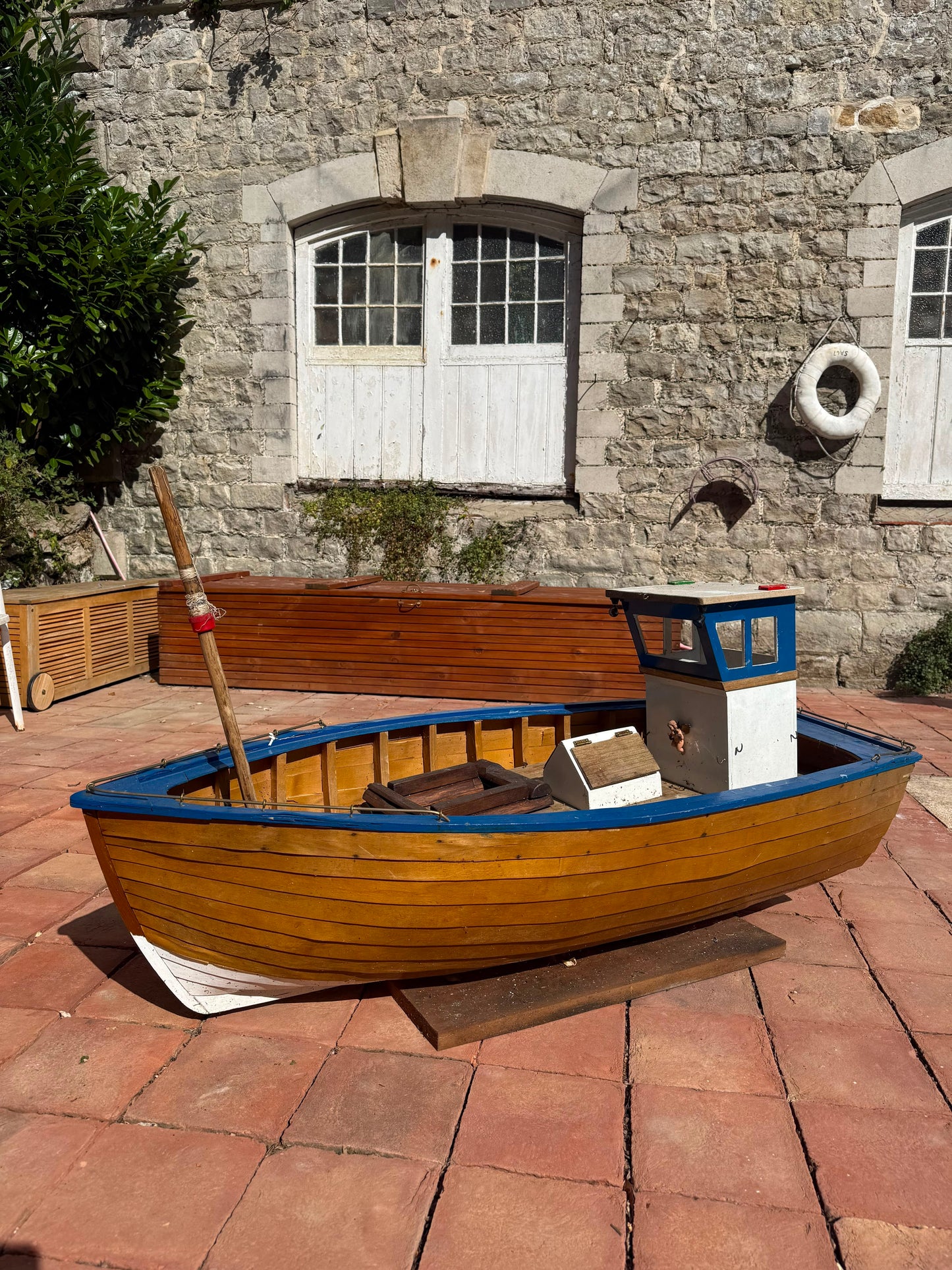 FISHING BOAT