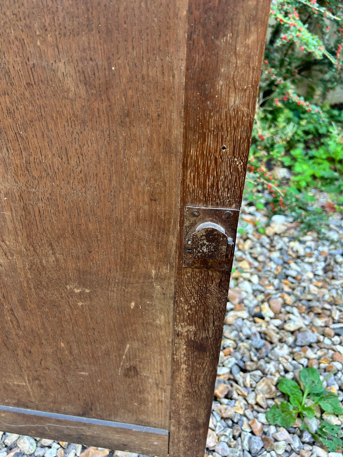 CORNER CABINET