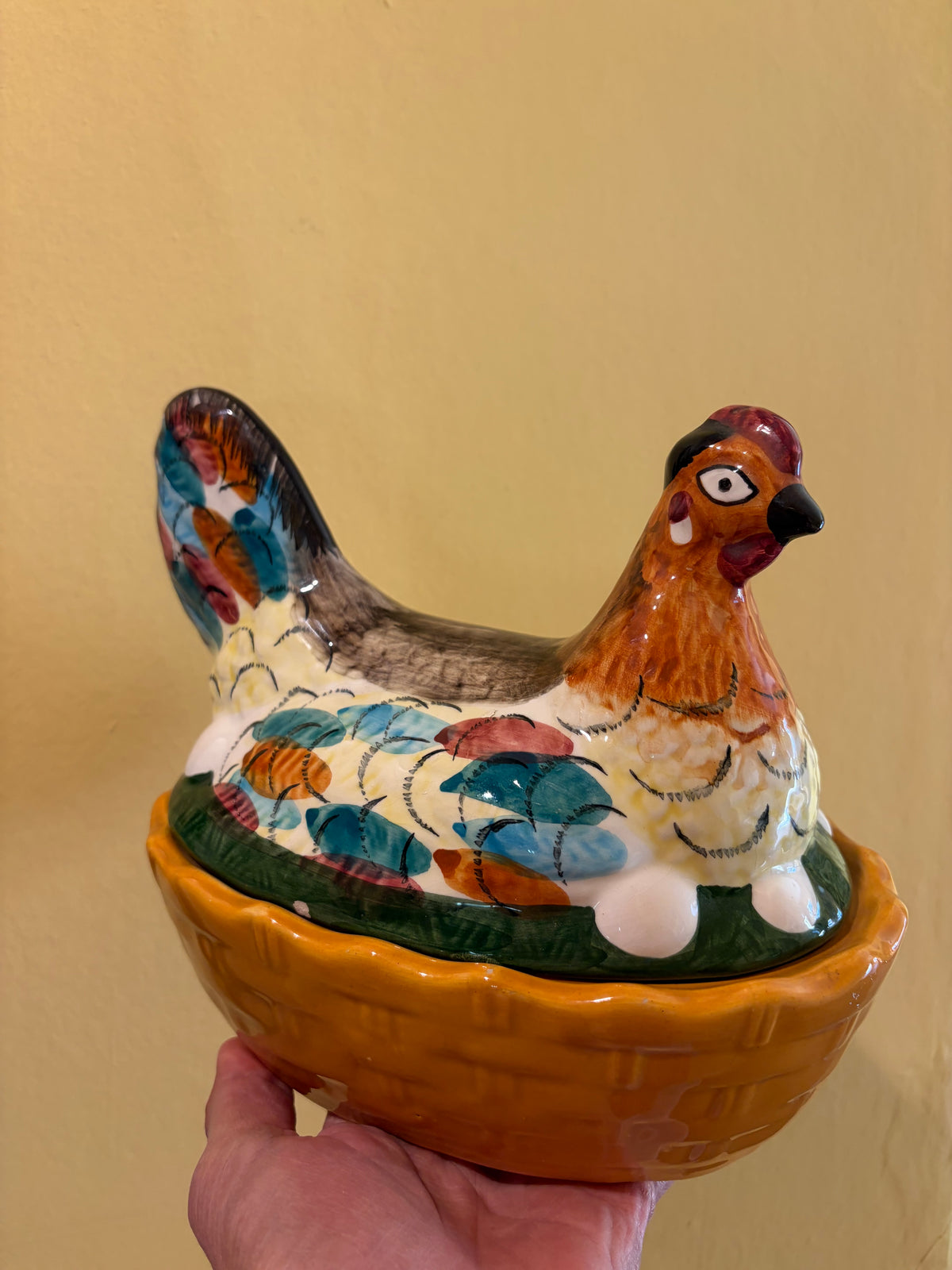 EGG HOUSE