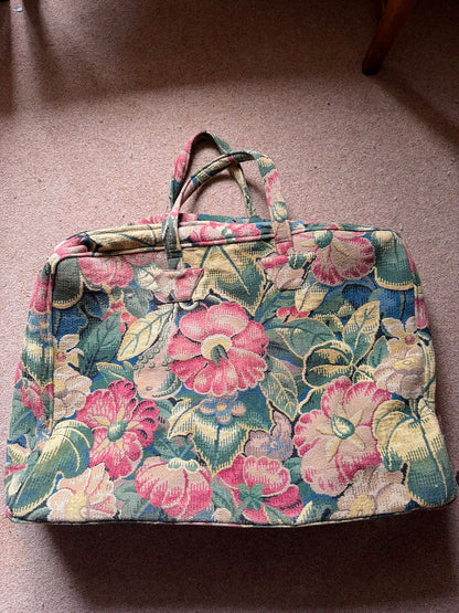 CARPET BAG