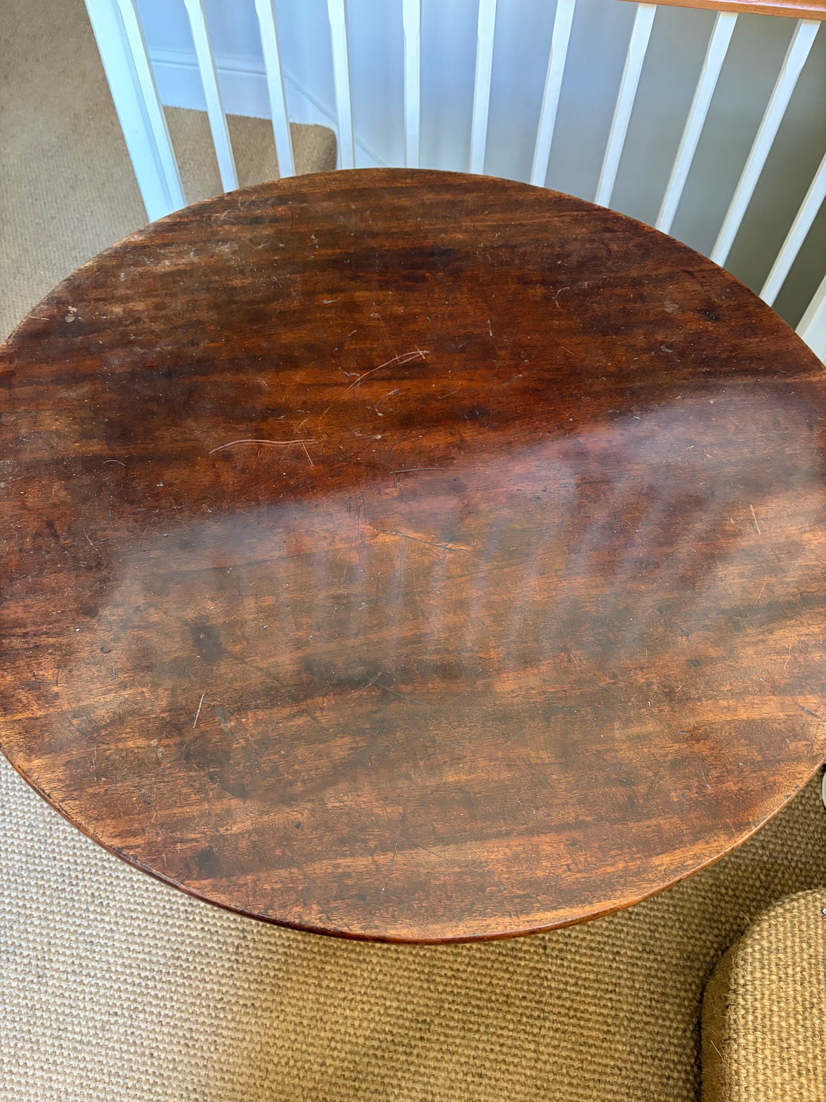 CIRCULAR TABLE