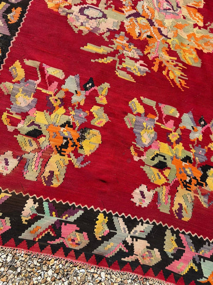 KILIM RUG
