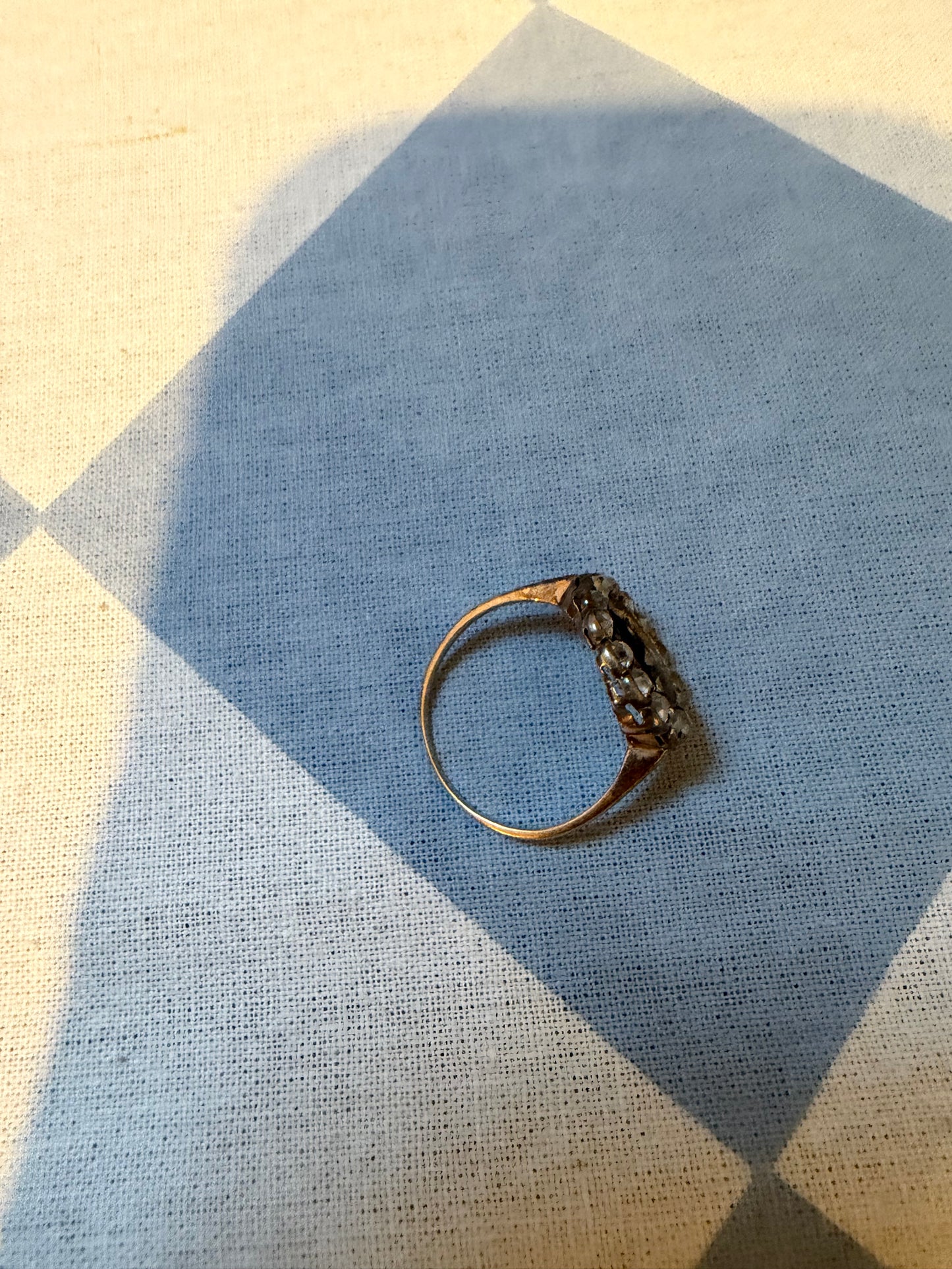 ANTIQUE DIAMOND RING