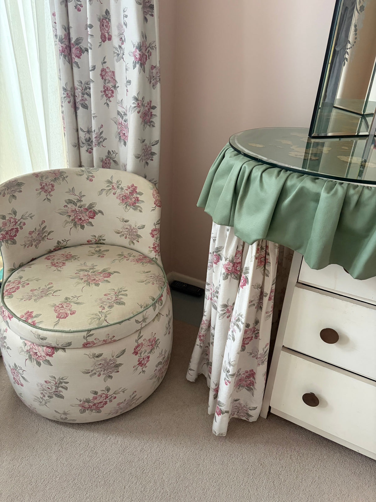 DRESSING TABLE