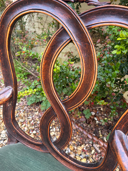 ANTIQUE CHAIR
