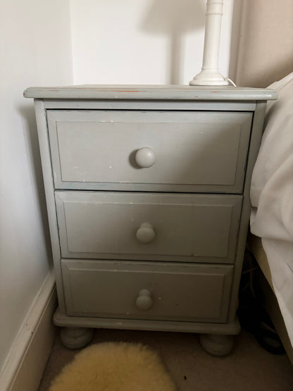 BEDSIDE TABLES