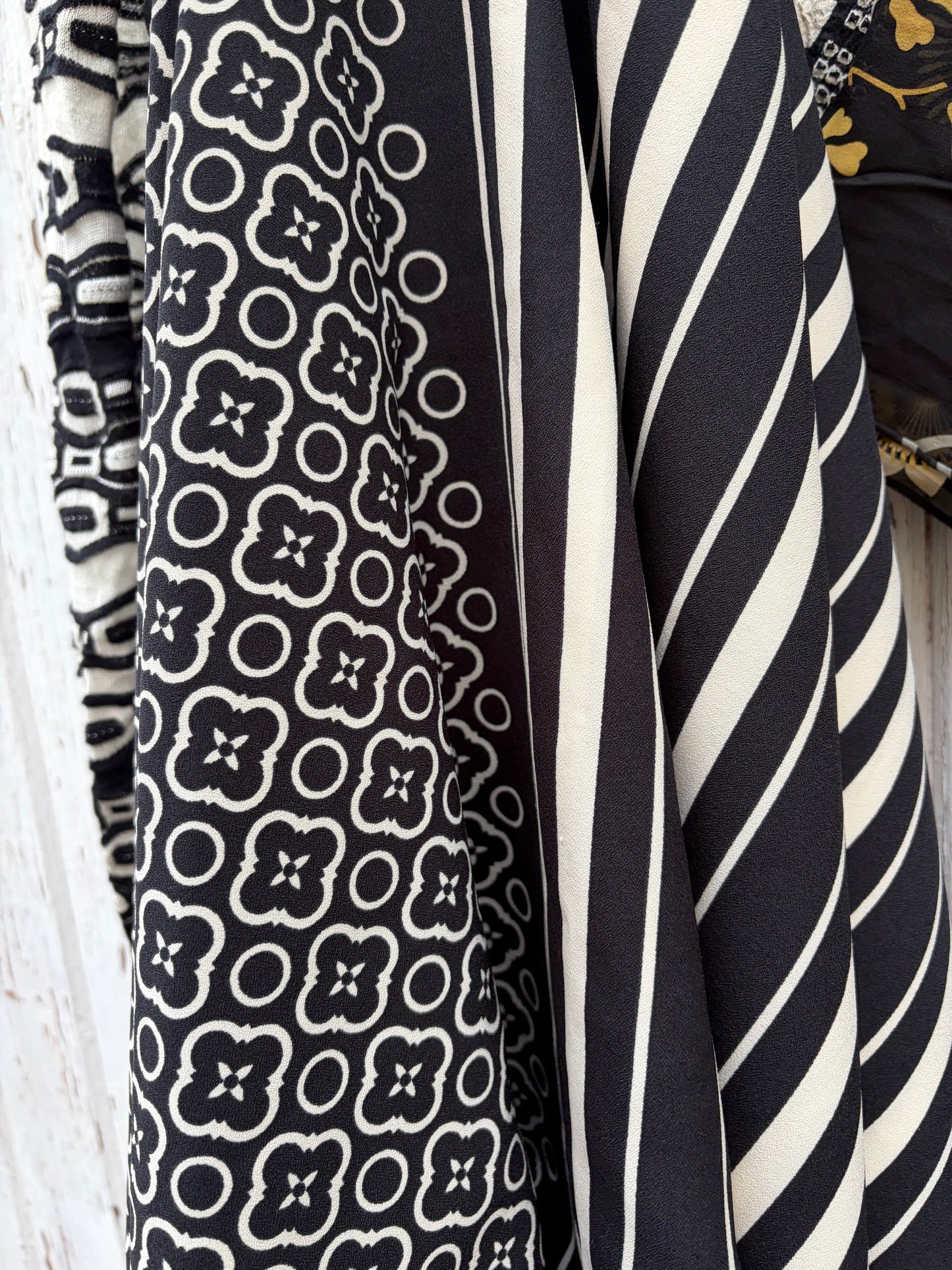 5 BLACK AND WHITE SCARVES