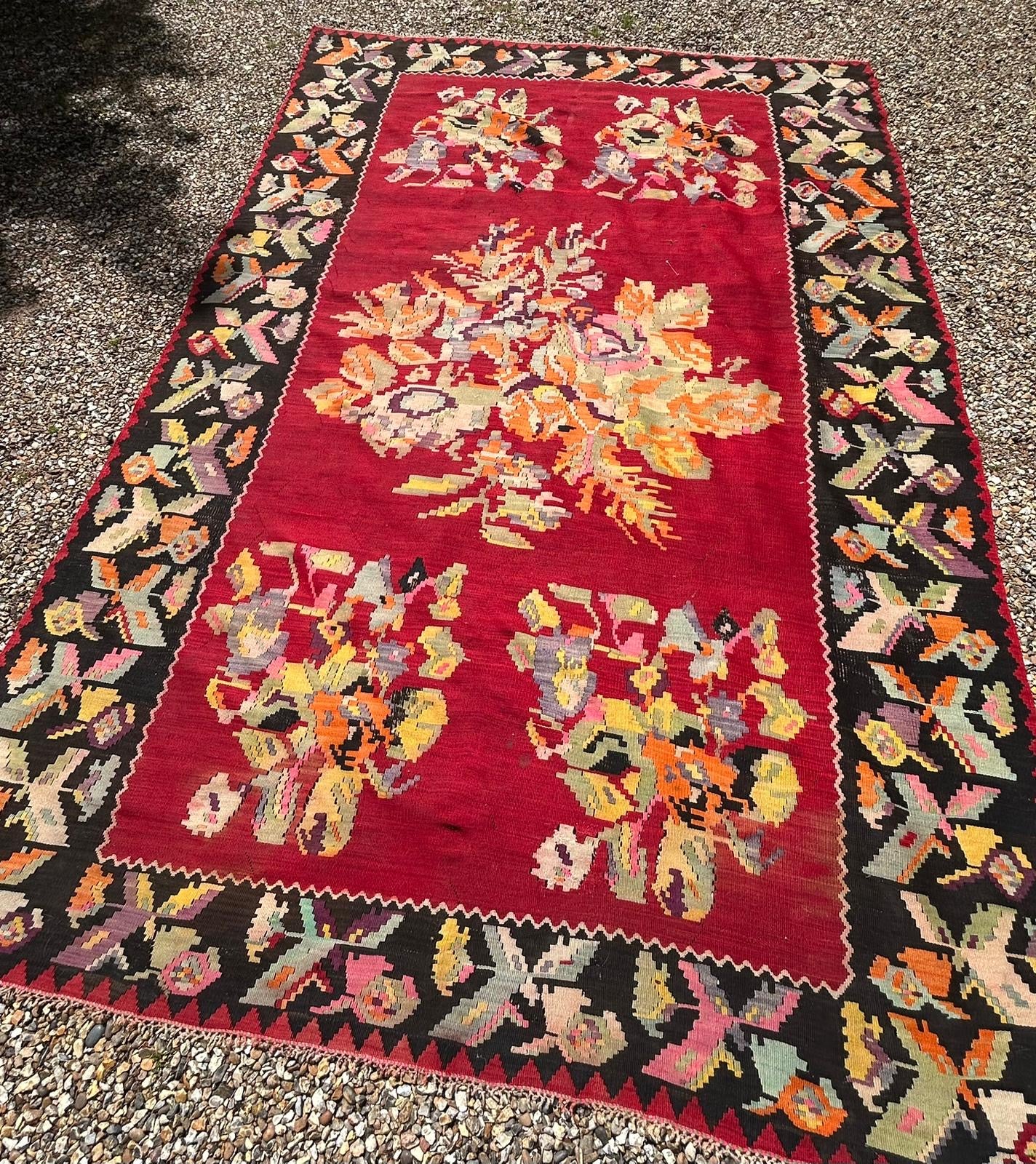 KILIM RUG