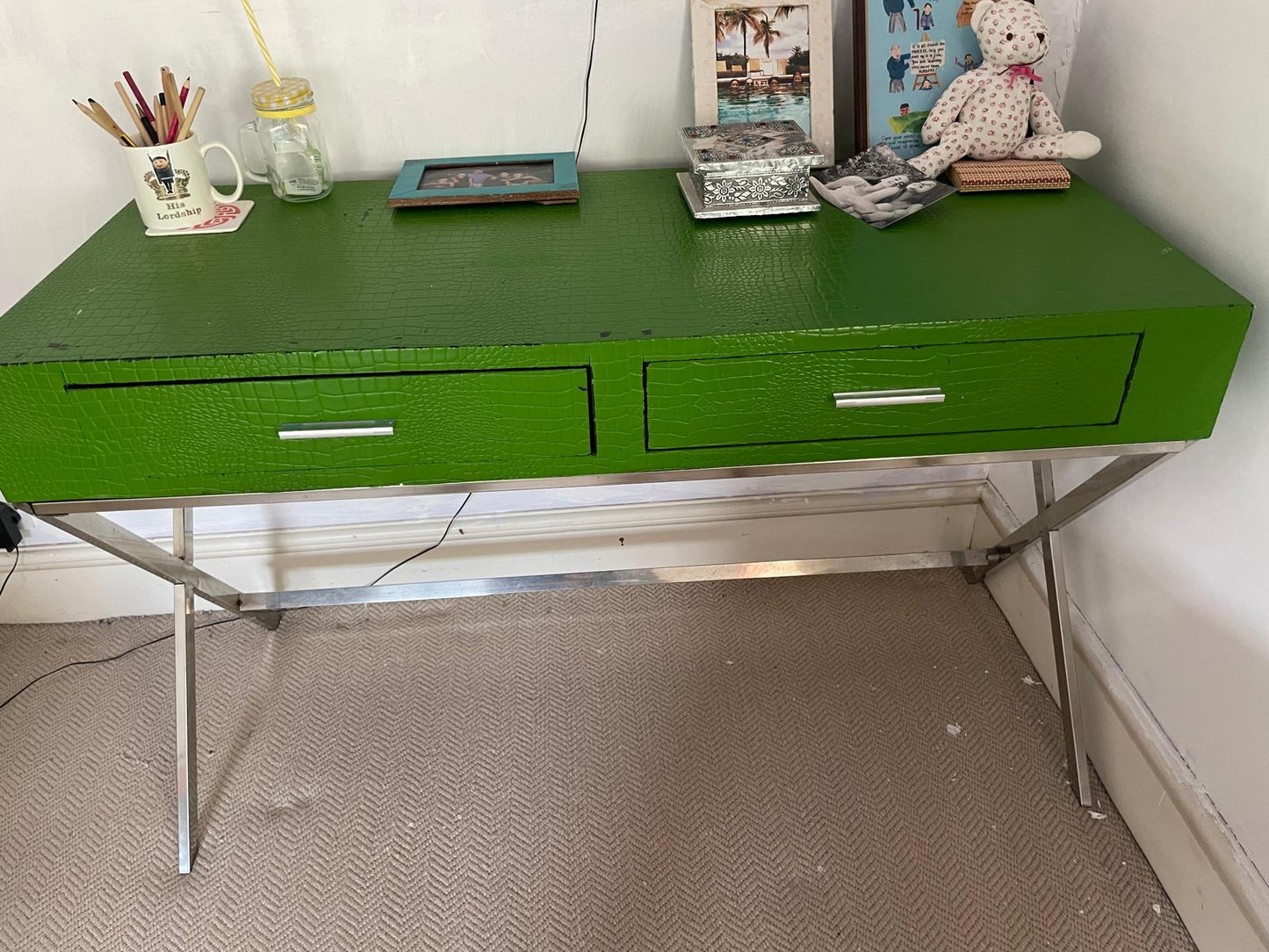 DESK