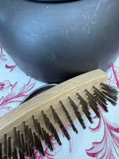 AGA BRUSH AND KETTLE