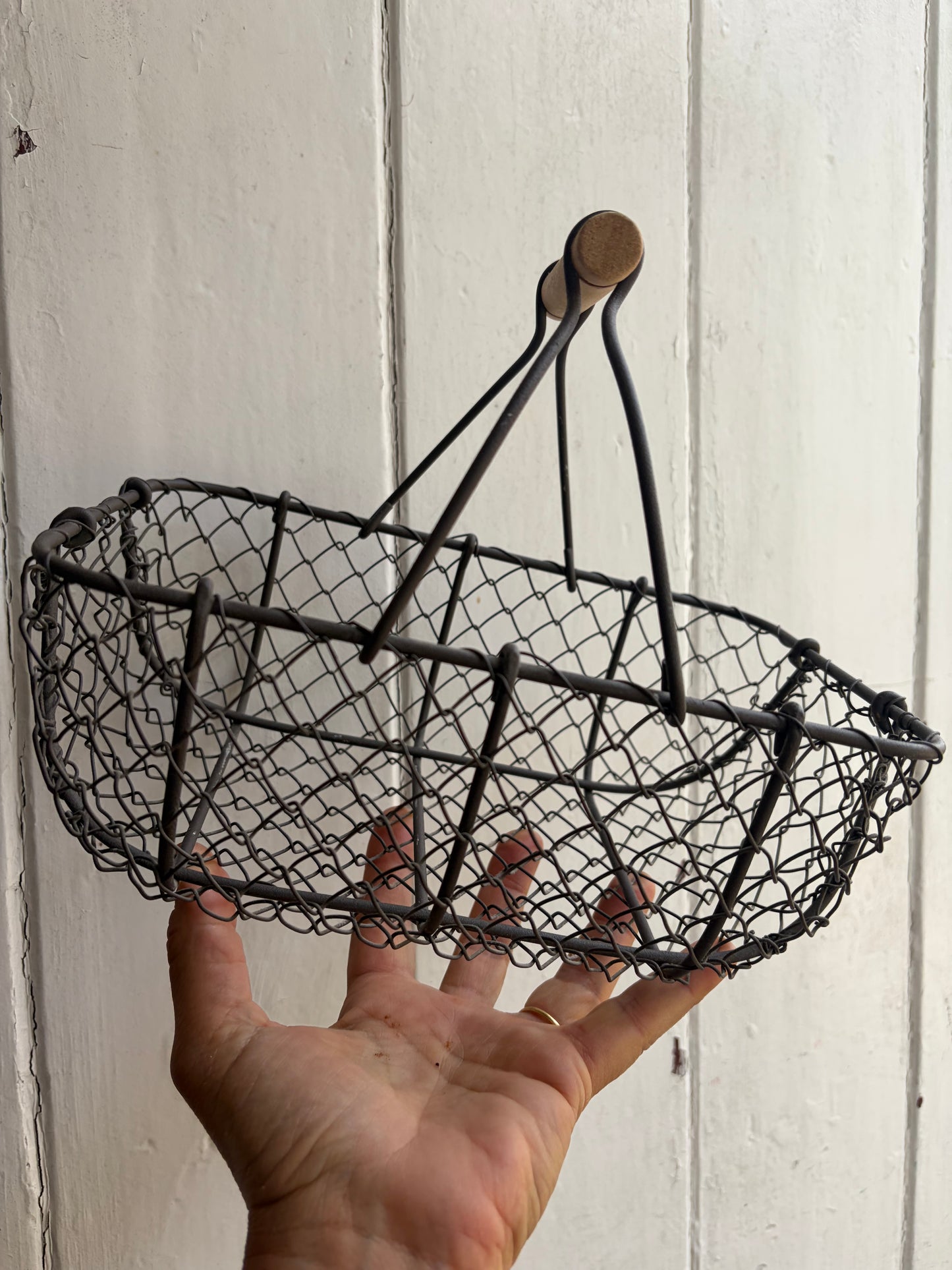 WIRE BASKET