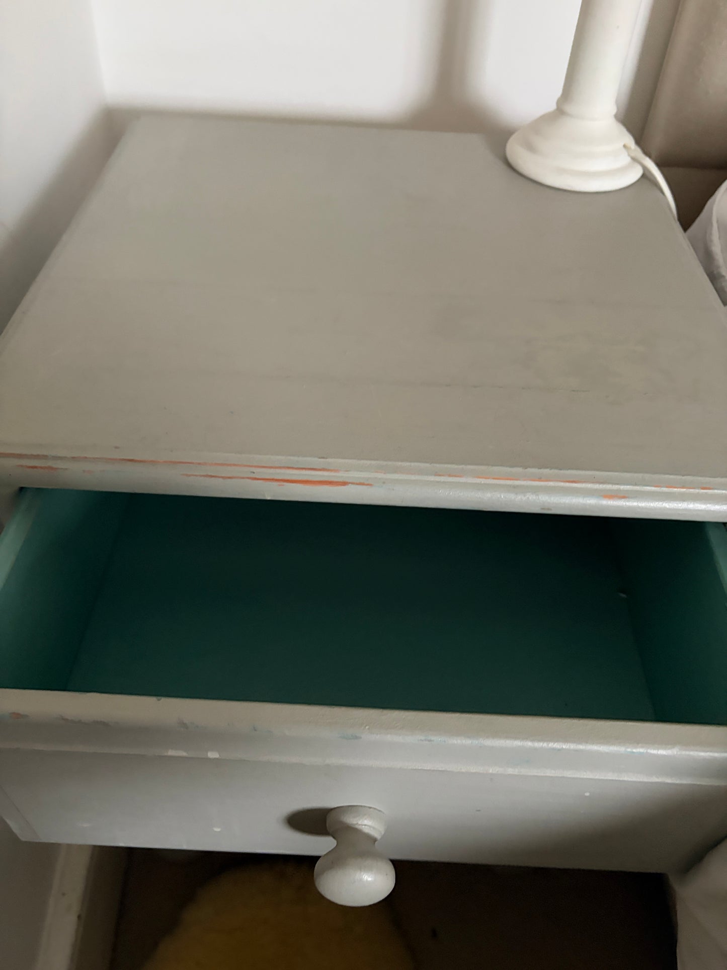 BEDSIDE TABLES