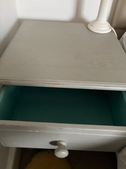 BEDSIDE TABLES