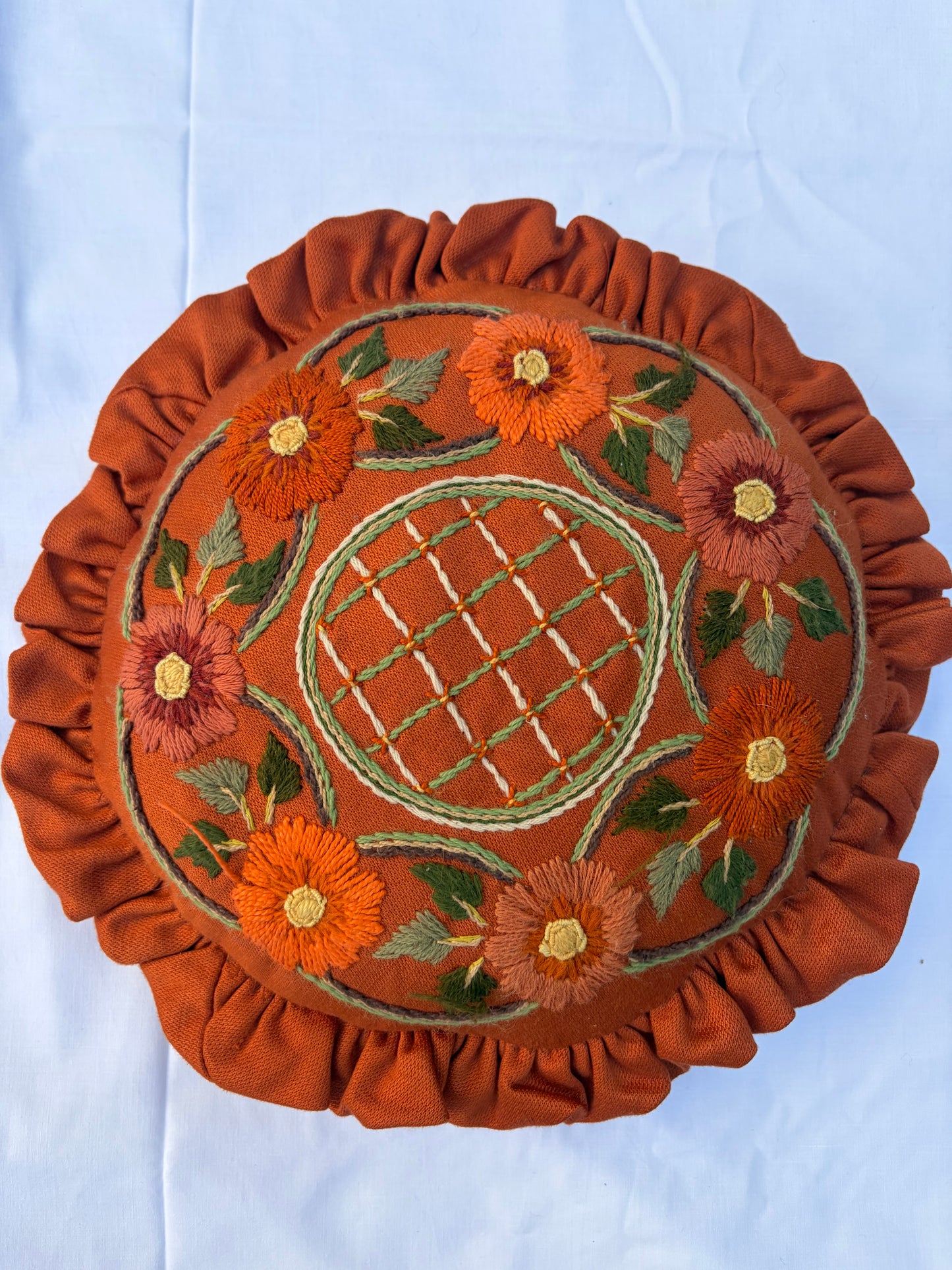 CIRCULAR CUSHION