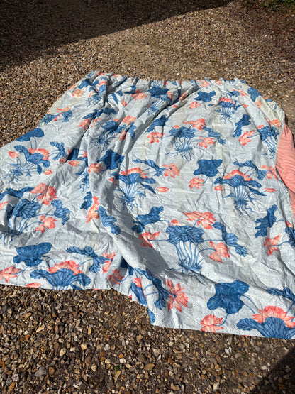 PAIR OF CURTAINS