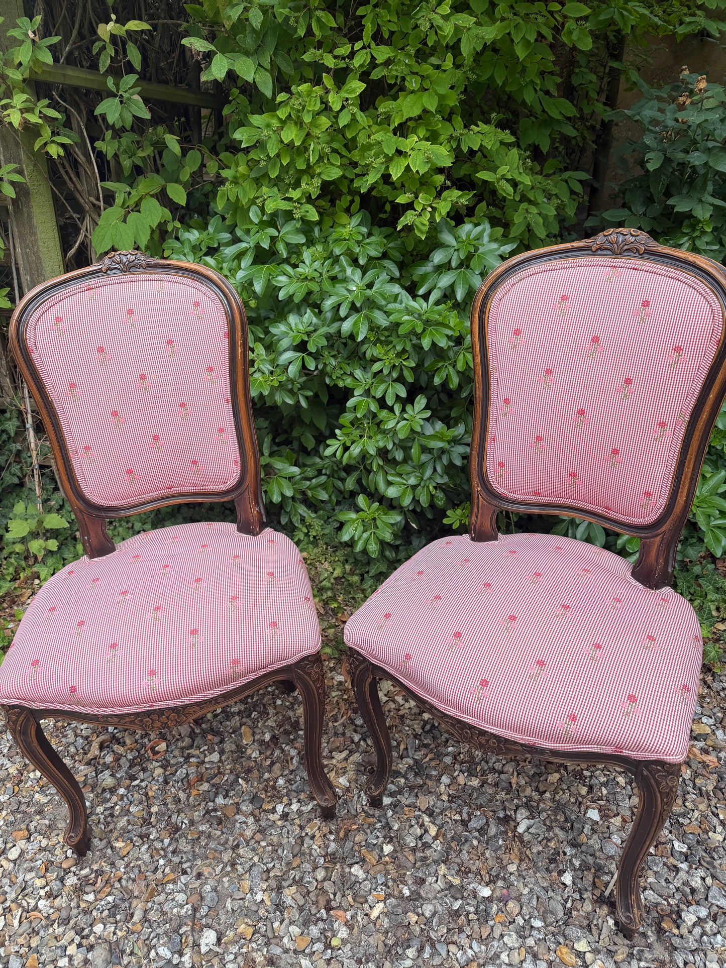 PAIR OF CHAIRS